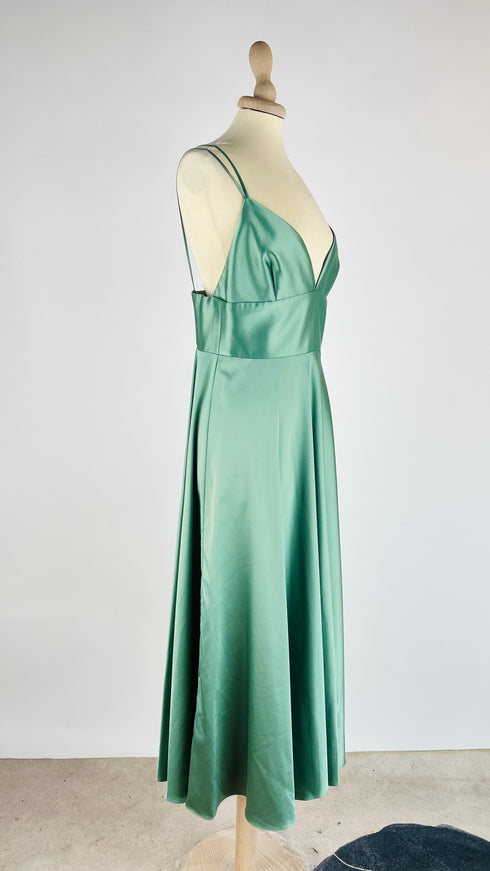 Abito lungo in raso con stola