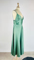 Abito lungo in raso con stola