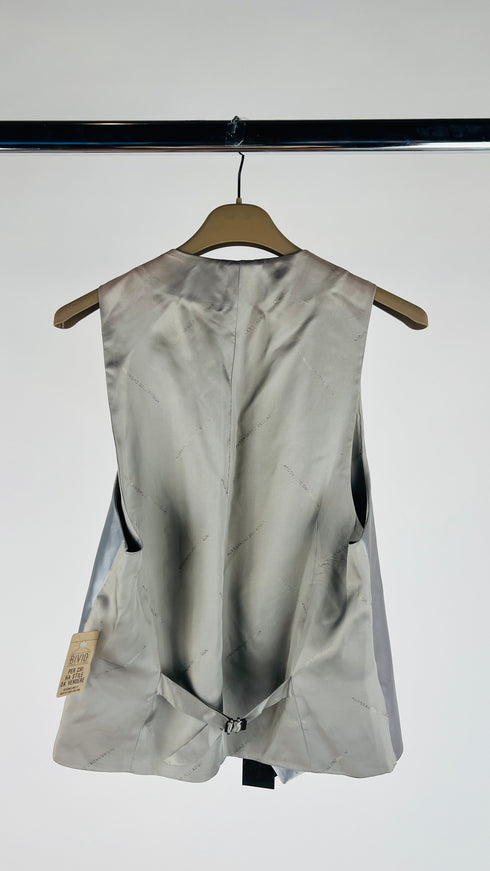 Gilet in raso con cartellino