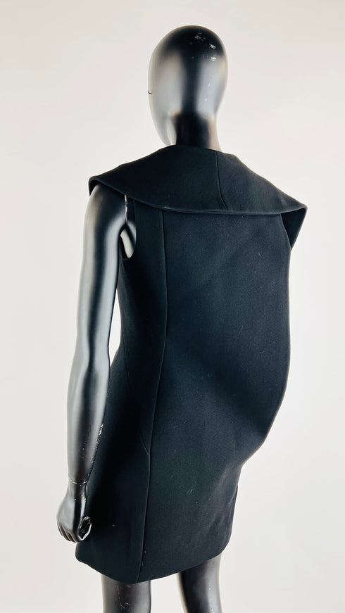 Abito nero maxi volant