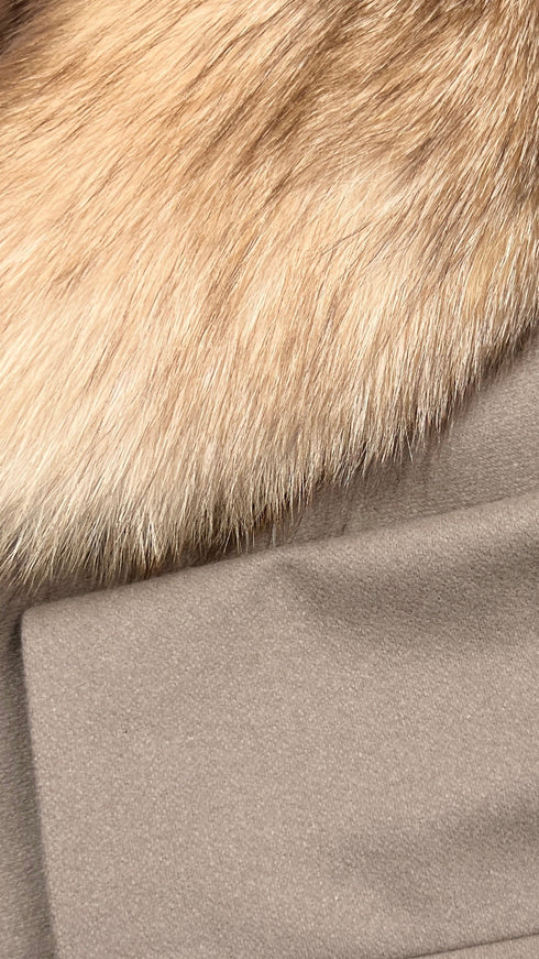 Cappotto con collo pelliccia