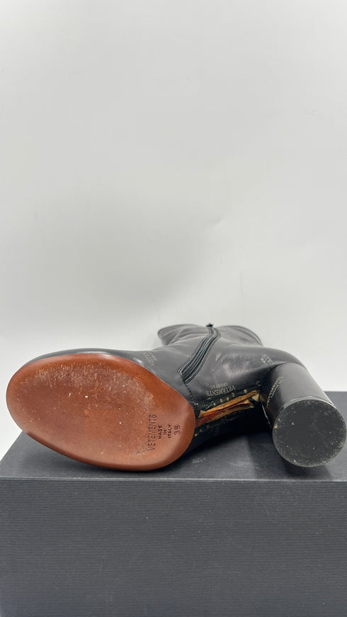 Stivaletto logato N.38