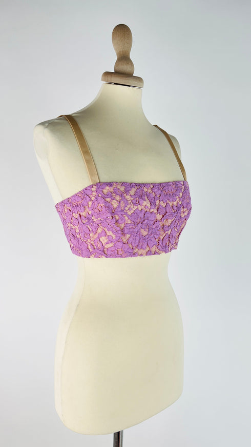 Top in pizzo SS22 con cartellino