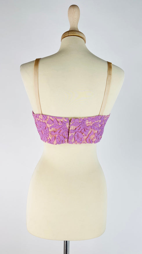 Top in pizzo SS22 con cartellino