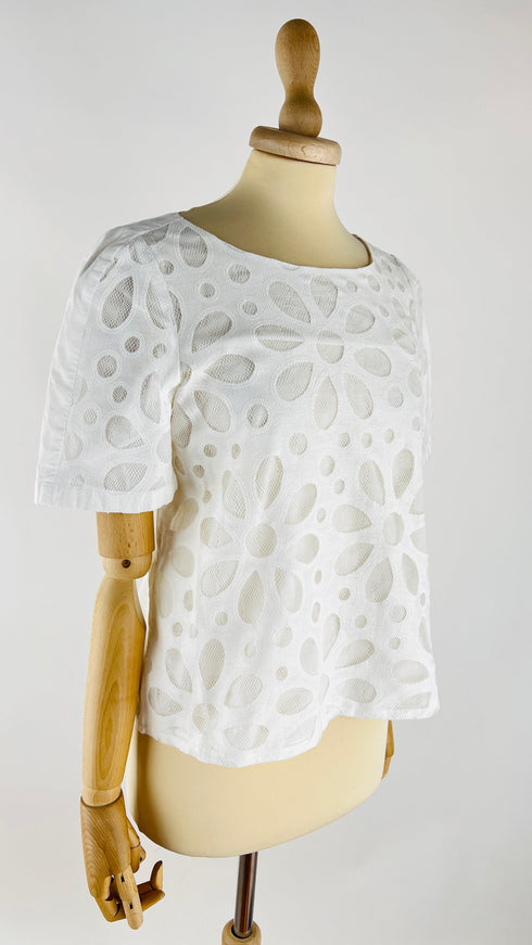 T-shirt con pizzo bianco