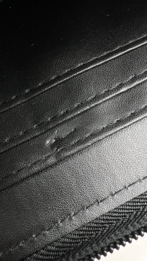 Portafoglio in pelle lavorata