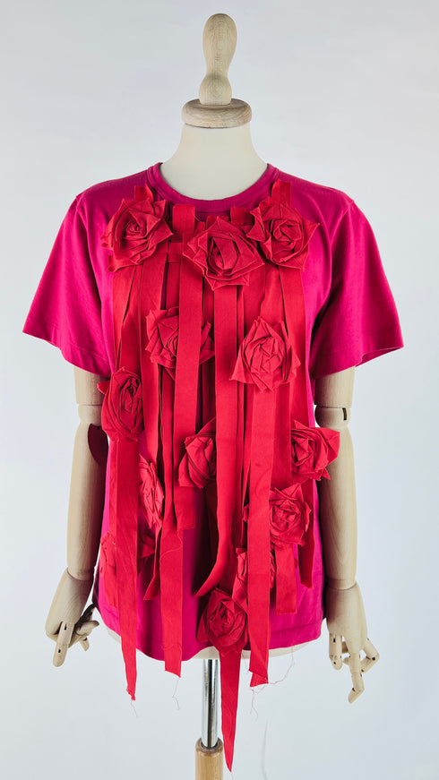 T-shirt con rose applicate