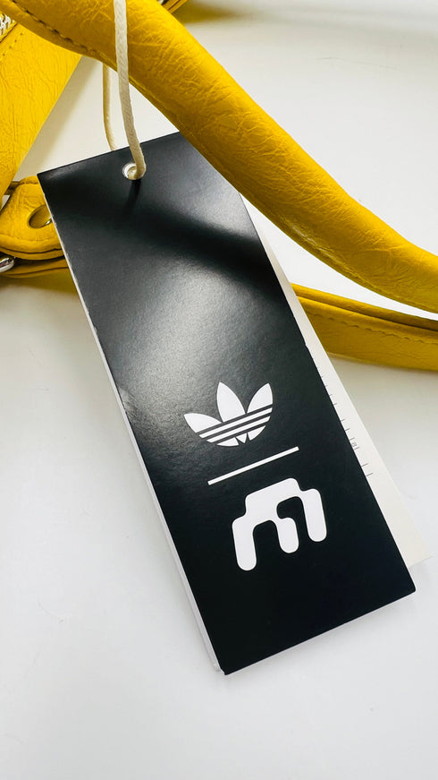 Borsa collab con cartellino