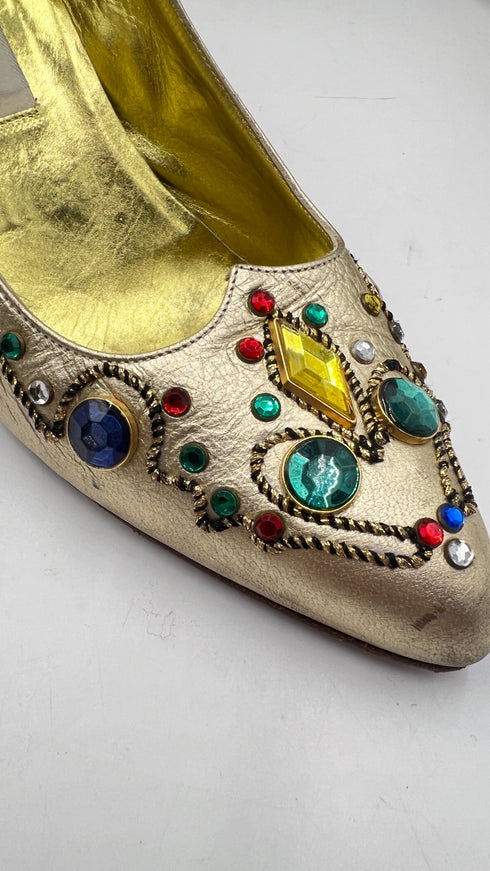 Décolleté dorate con appliqués