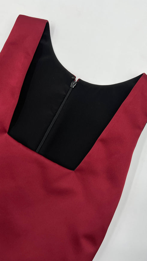 Abito lungo scollo quadrato