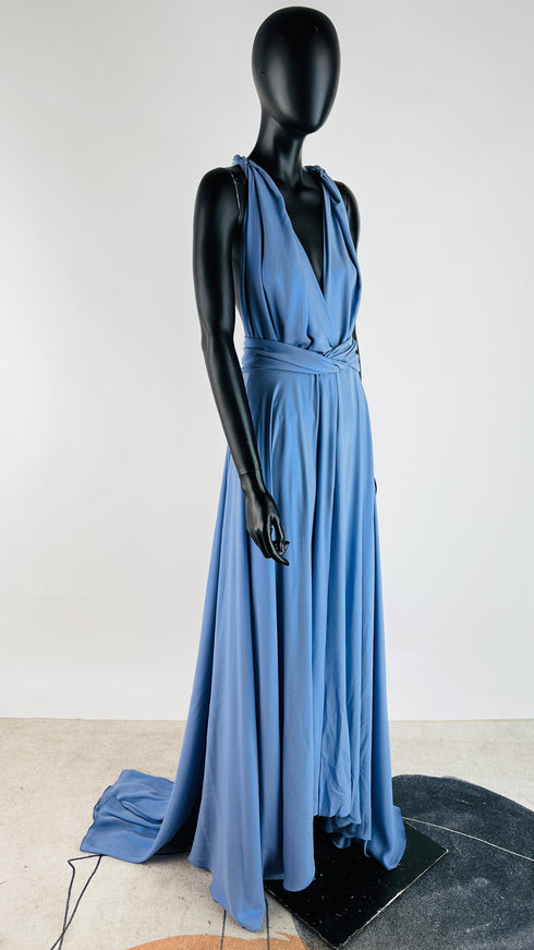 Abito lungo con strascico