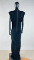 Abito lungo spalle imbottite