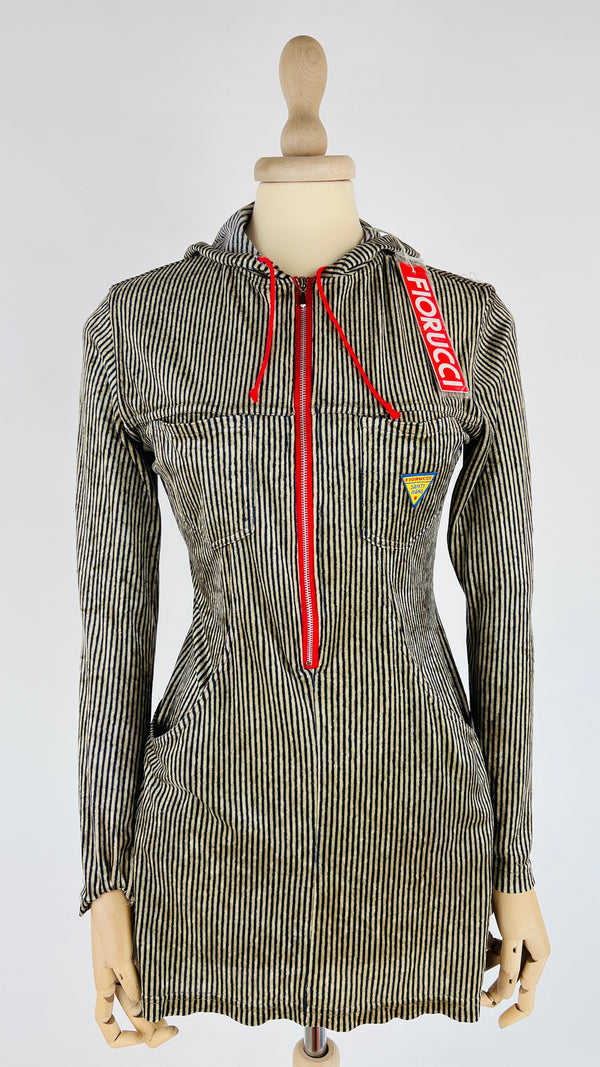 Felpa a righe con cartellino