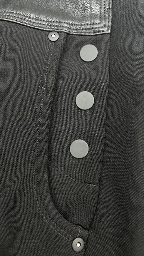 Abito/grembiule in pelle