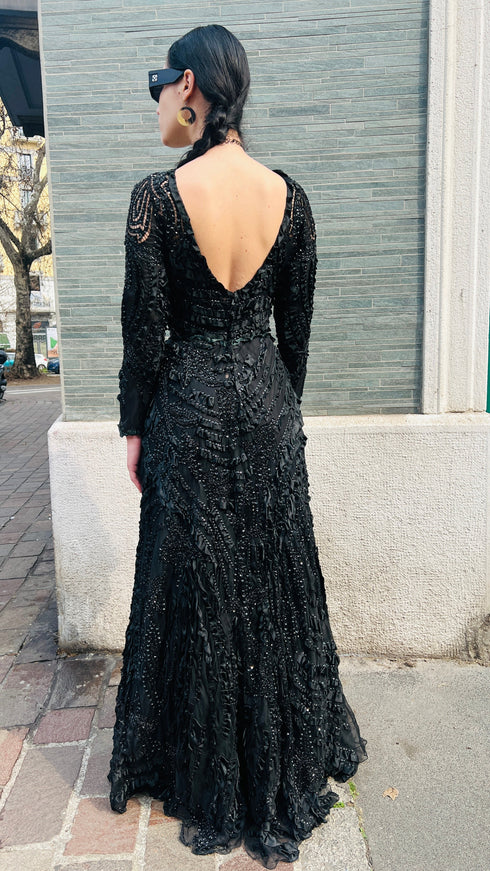 Abito lungo nero ricami e ruche