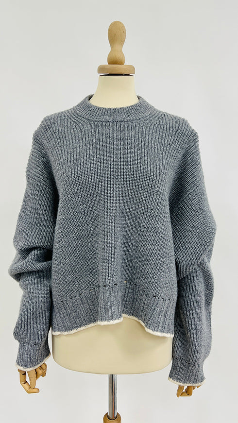 Maglia in lana con bordini
