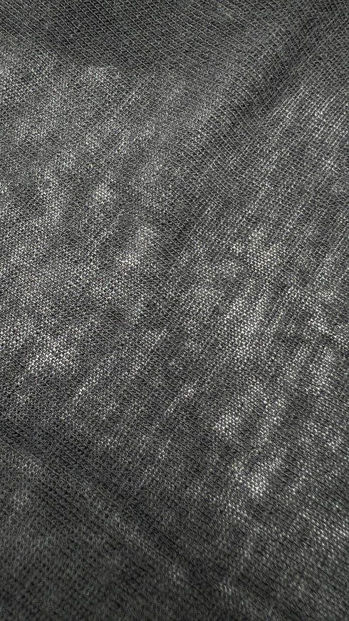 Dolcevita nero con cartellino