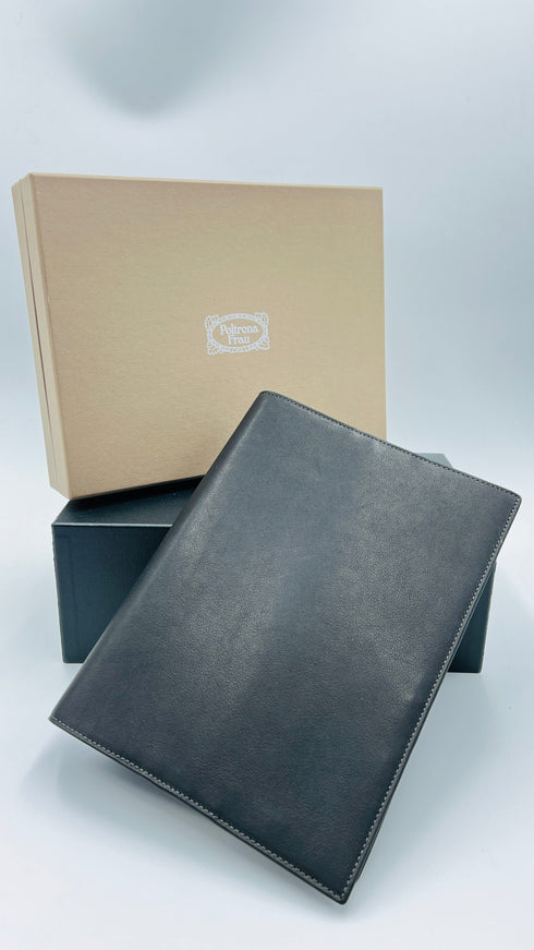 Notebook in pelle nera