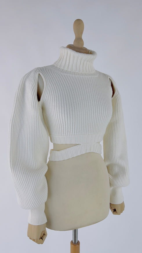 Maglione cropped con cut-out