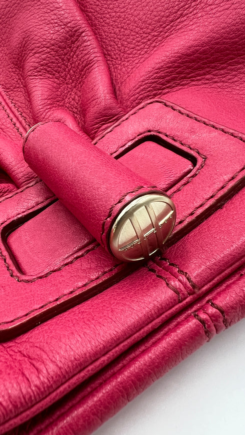 Borsa a spalla in pelle fucsia