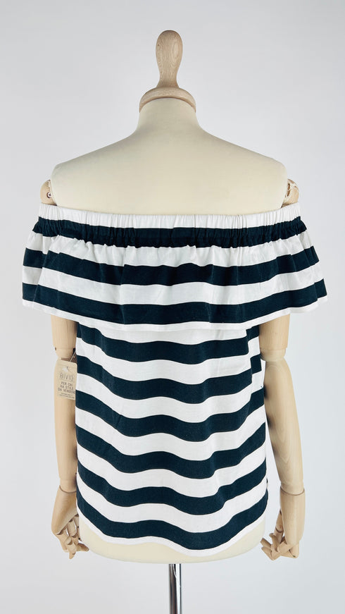 Smanicato con volant a righe