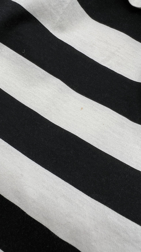 Smanicato con volant a righe