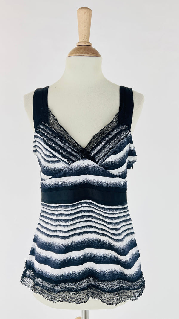 Top scollo in pizzo