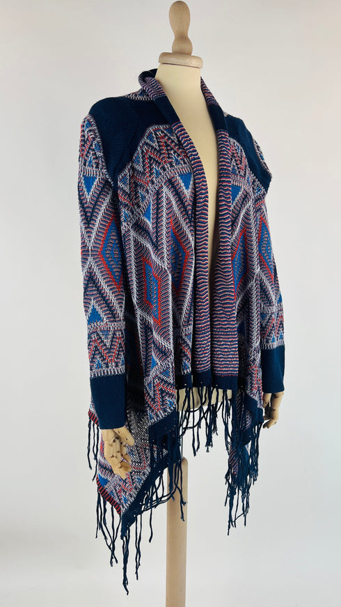 Cardigan sfrangiato con cartellino