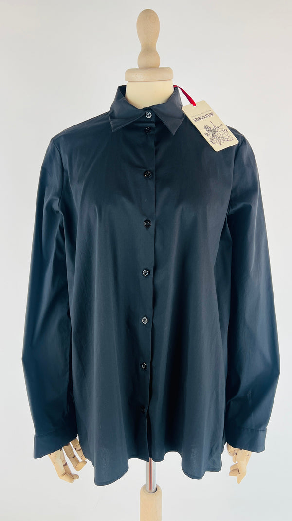 Camicia svasata con cartellino