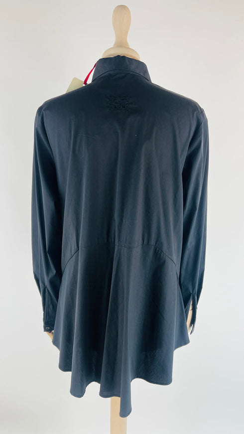 Camicia svasata con cartellino