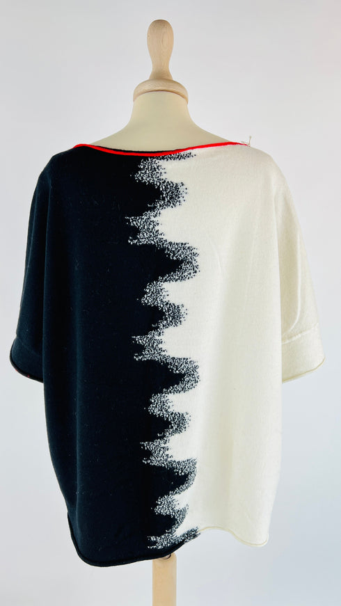 Maglia in lana con cartellino