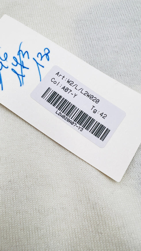 Maglia in lana con cartellino