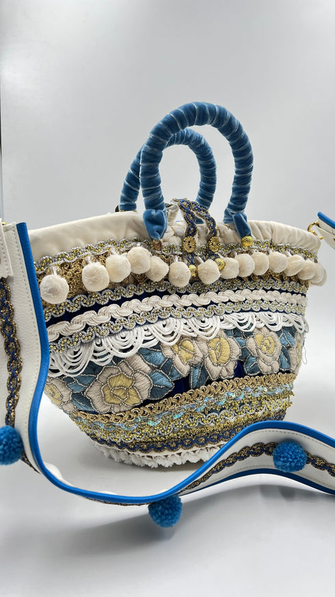 Borsa con passamanerie e perline