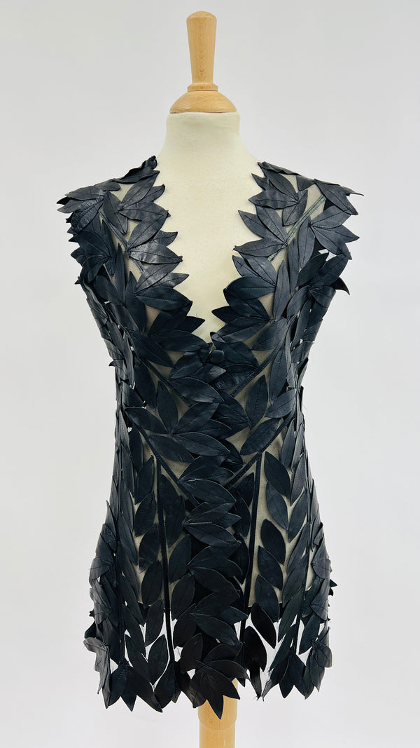 Gilet in pelle a foglie