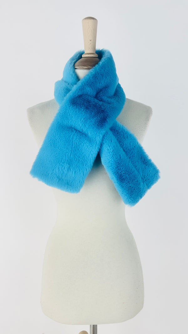 Sciarpa faux fur azzurra