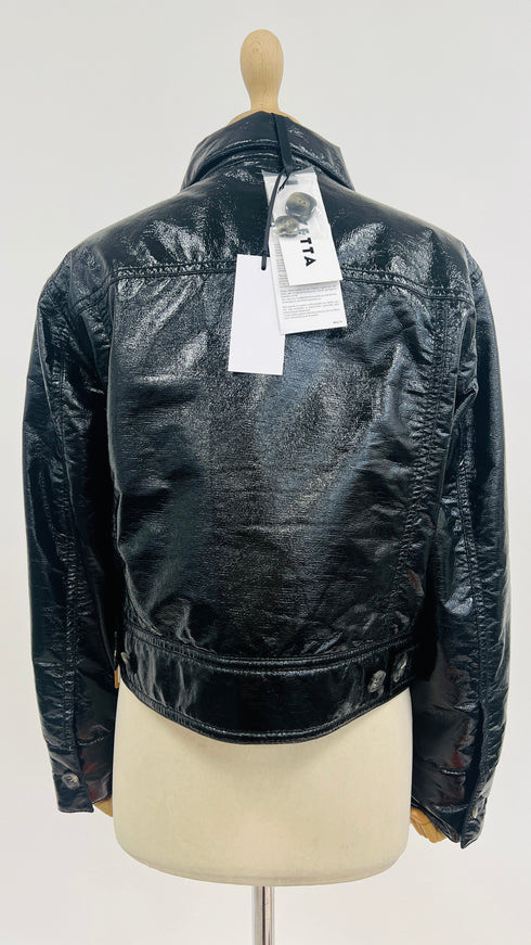 Giacca cropped con cartellino