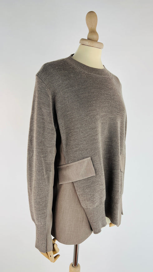 Maglia inserti in tessuto con cartellino