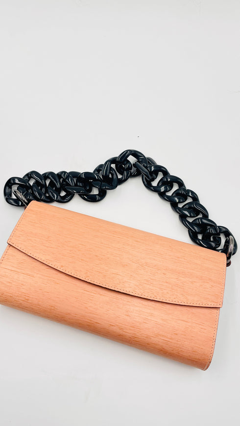 Pochette con catena in acrilico