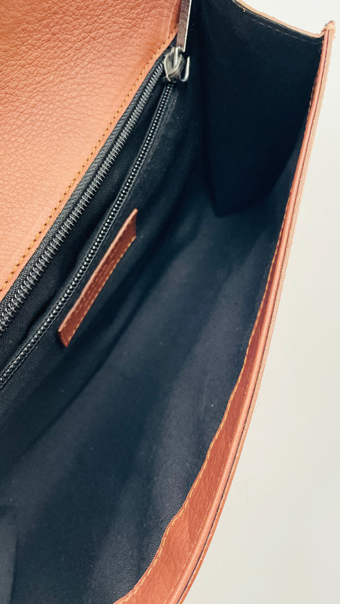 Pochette con catena in acrilico