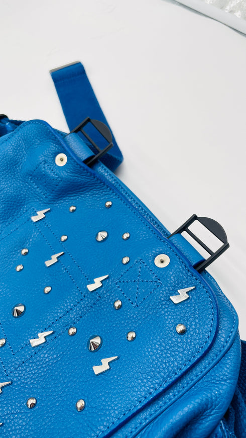 Borsa con tracolla e borchie