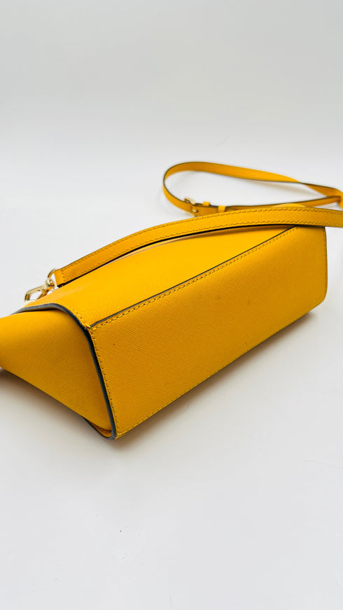 Borsa tracolla in saffiano