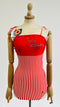 Costume a righe con cartellino