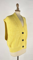 Gilet over giallo Unsigned
