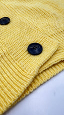 Gilet over giallo Unsigned