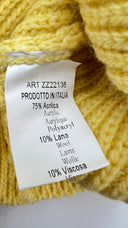 Gilet over giallo Unsigned