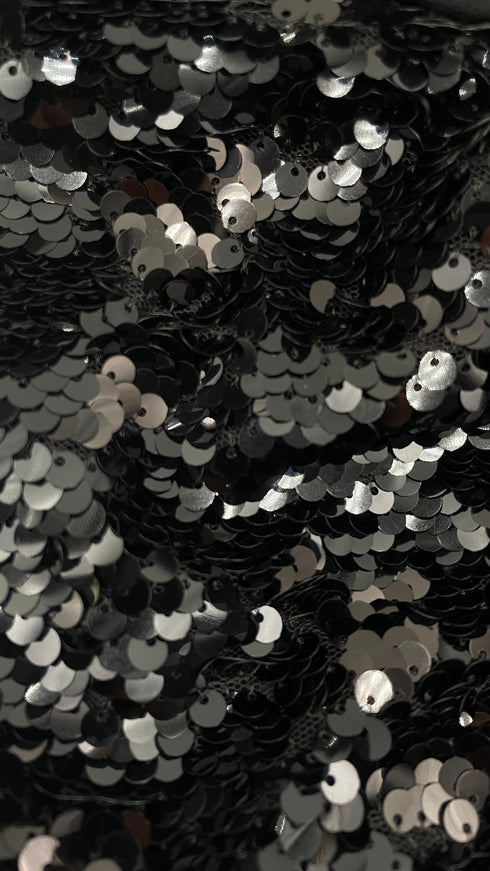 Abito monospalla con inserto in paillettes