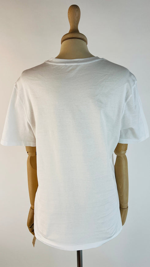 T-shirt logo