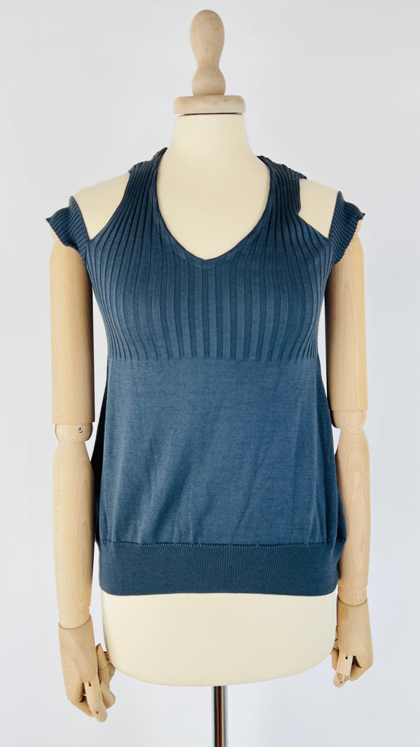 Top seta off-the-shoulder