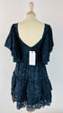Abito corto in pizzo blu con cartellino