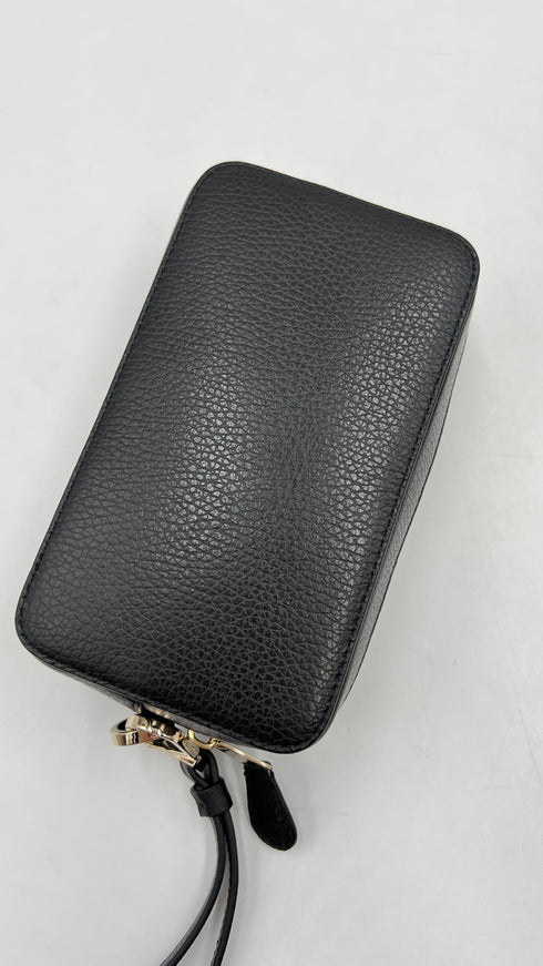 Pochette in pelle nera